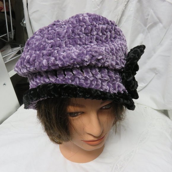 LUSCIOUS HAND CROCHETED HAT w REMOVABLE FLOWER - Picture 7 of 11